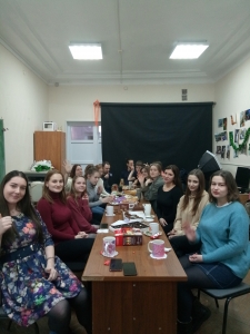 «Первая строка» говорит: «До свидания, дорогие выпускники!»