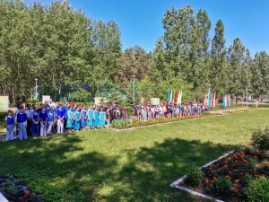 Служил он истово державе