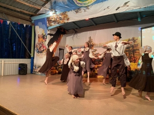  «На лугах весёлый пляс»