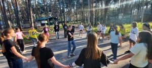 Эту песню запевает молодежь!