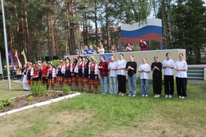 Первый месяц в лагерях 