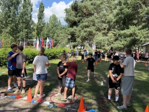 В оздоровительном лагере «Смена» прошёл спортивный фестиваль Движения Первых «Семейная команда»